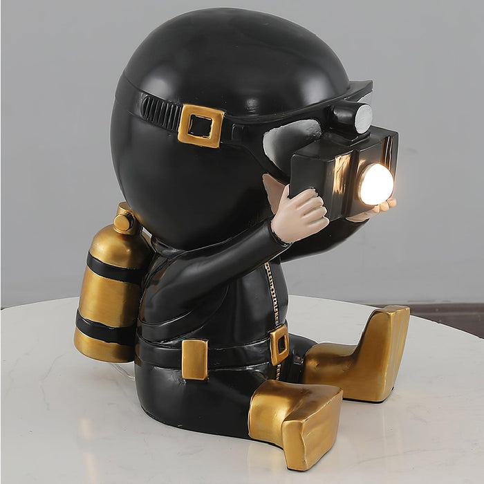 Adventurer Resin Table Lamp - DWHOME