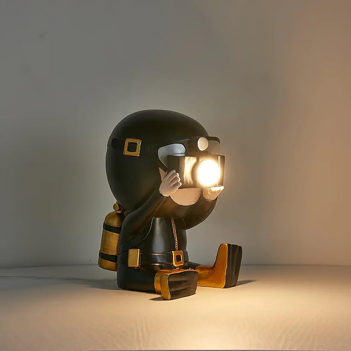 Adventurer Resin Table Lamp - DWHOME