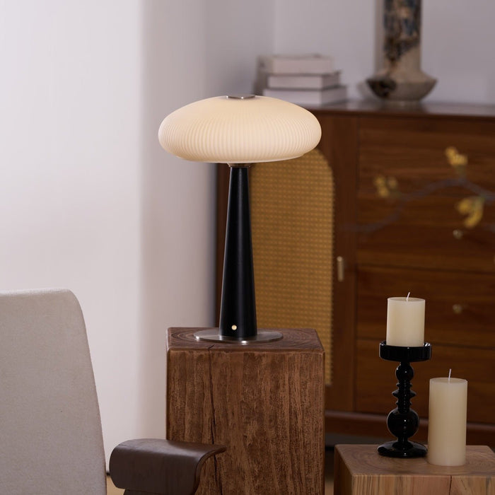 Aeruno Table Lamp - Vakkerlight