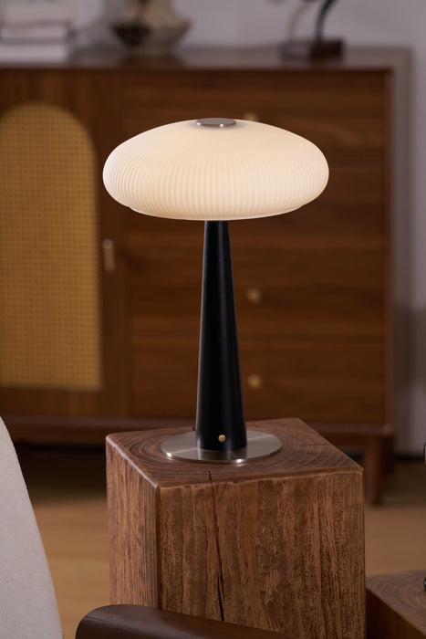 Aeruno Table Lamp - Vakkerlight