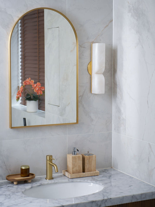 Alabaster Essence Plug-in Wall Sconce-DWHOME