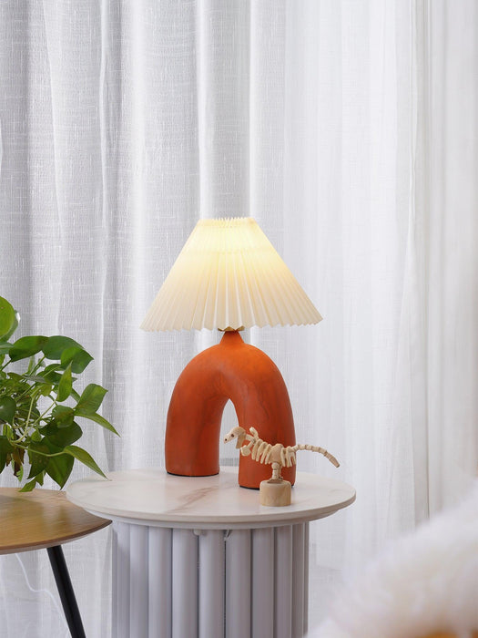 Arched Pleated Table Lamp - DWHOME