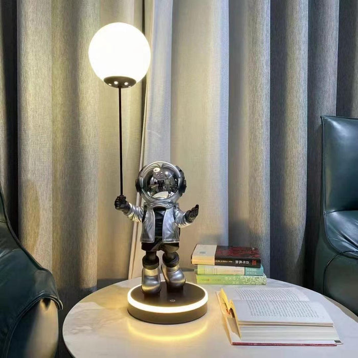 Astronaut and Planet Lamp-DWHOME