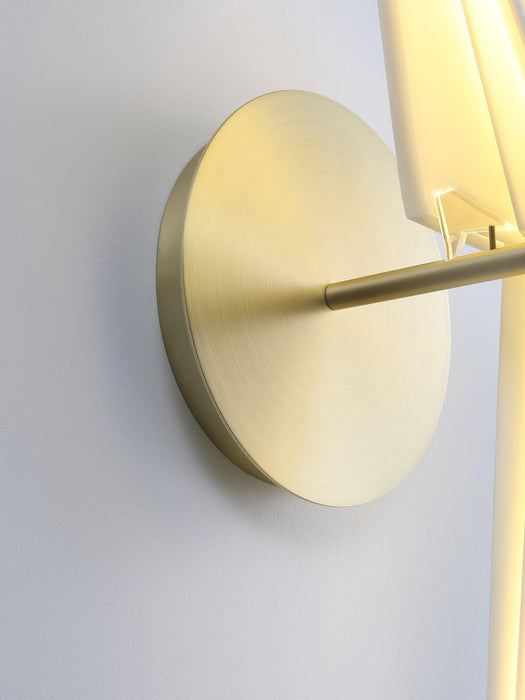 Avian Serenity Wall Lamp-DWHOME
