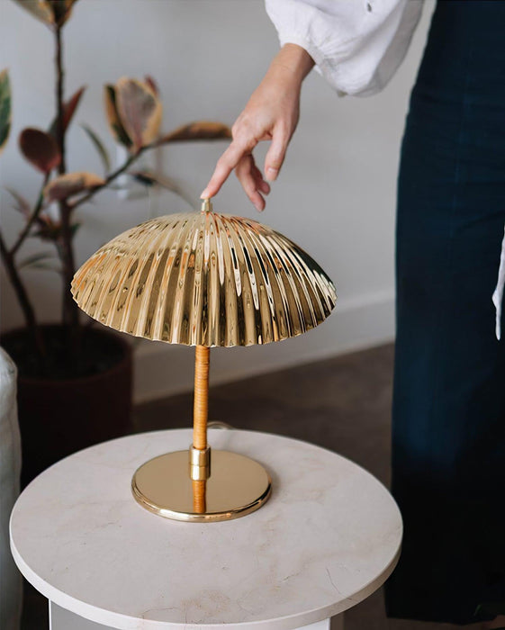 Brass Shell Table Lamp - DWHOME