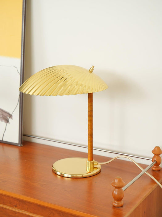 Brass Shell Table Lamp - DWHOME