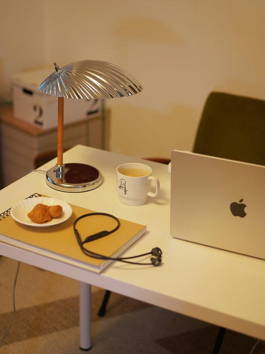 Brass Shell Table Lamp - DWHOME