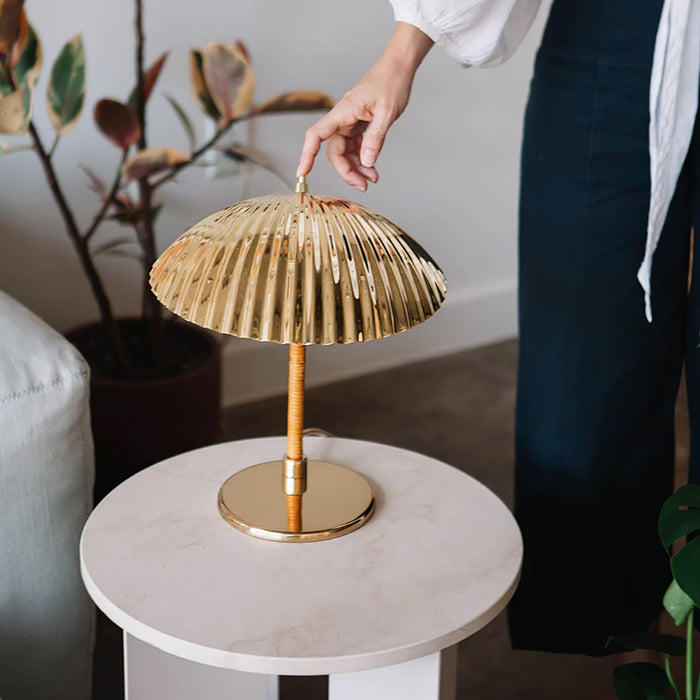 Brass Shell Table Lamp - DWHOME