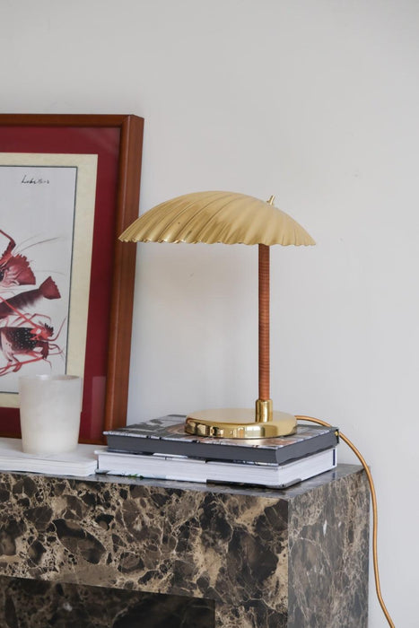 Brass Shell Table Lamp - DWHOME