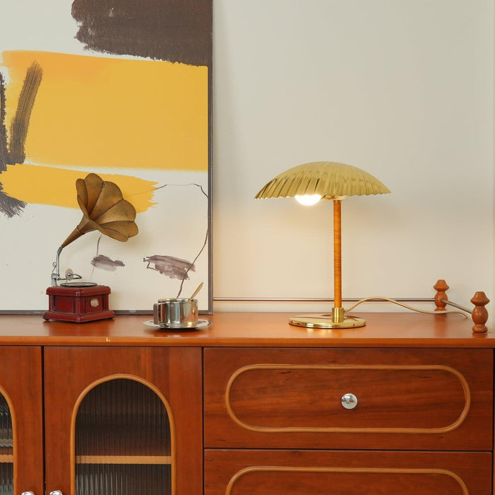 Brass Shell Table Lamp - DWHOME