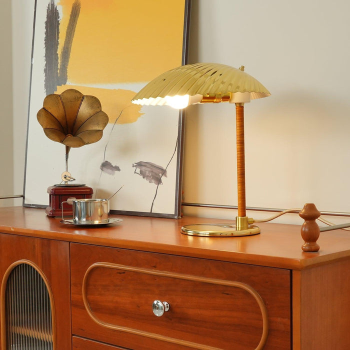 Brass Shell Table Lamp - DWHOME