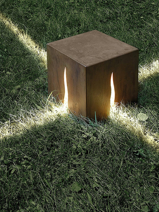 Crack Cube Outdoor Light-DWHOME