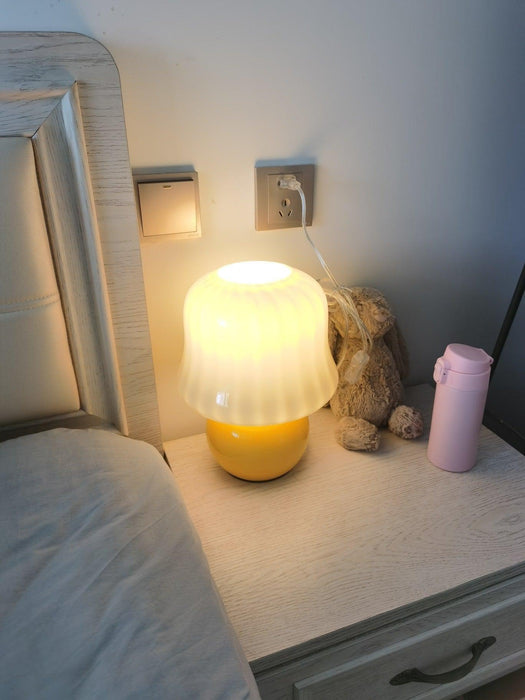 Creamy Mushroom Table Lamp - DWHOME