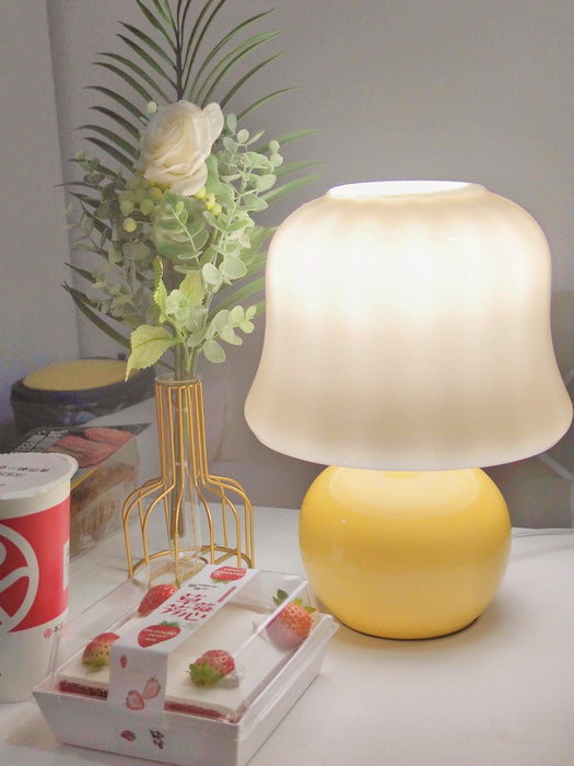 Creamy Mushroom Table Lamp - DWHOME