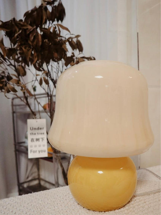 Creamy Mushroom Table Lamp - DWHOME
