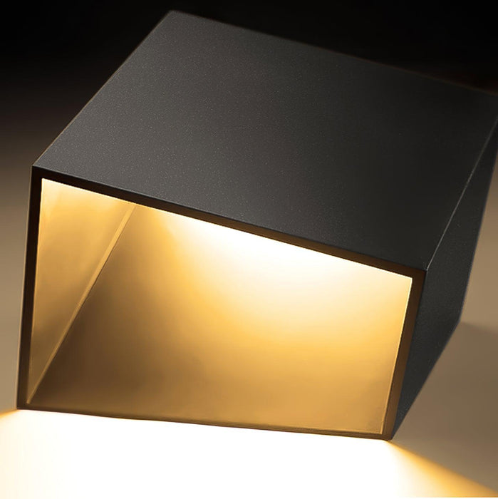 Cube Garden Outdoor Light-DWHOME