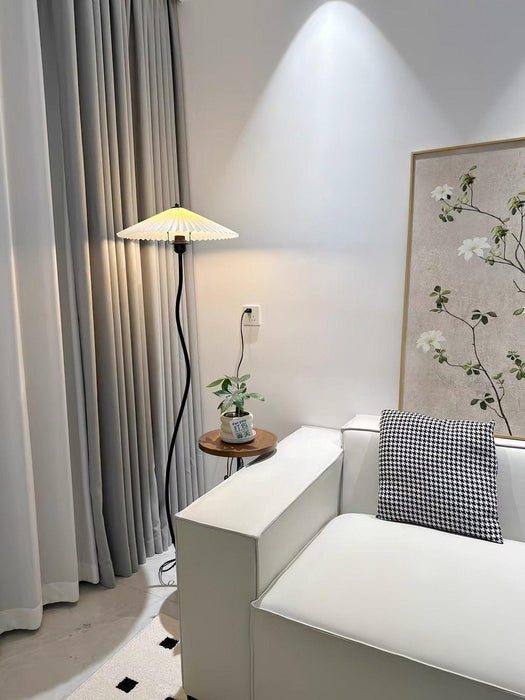 Curvatura Floor Lamp-DWHOME