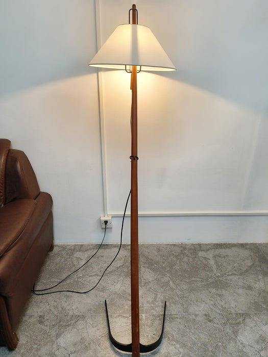 Dornstab Floor Lamp-DWHOME