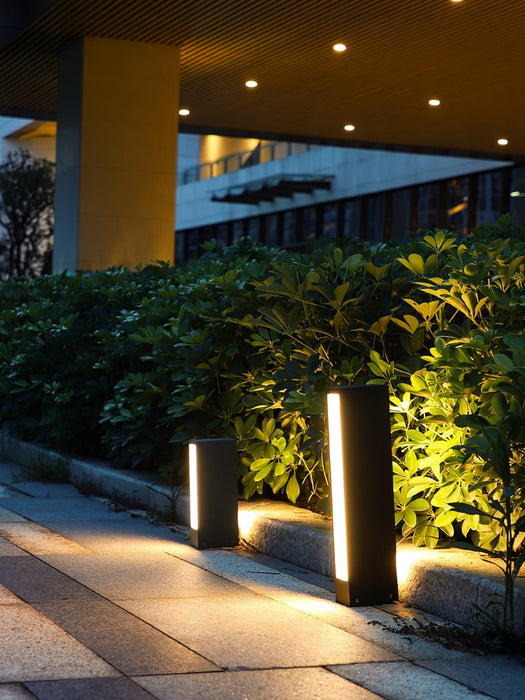 Faro Outdoor Post Lamp-DWHOME