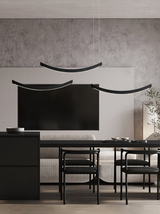 Felix Crescent Pendant Lamp - Vakkerlight