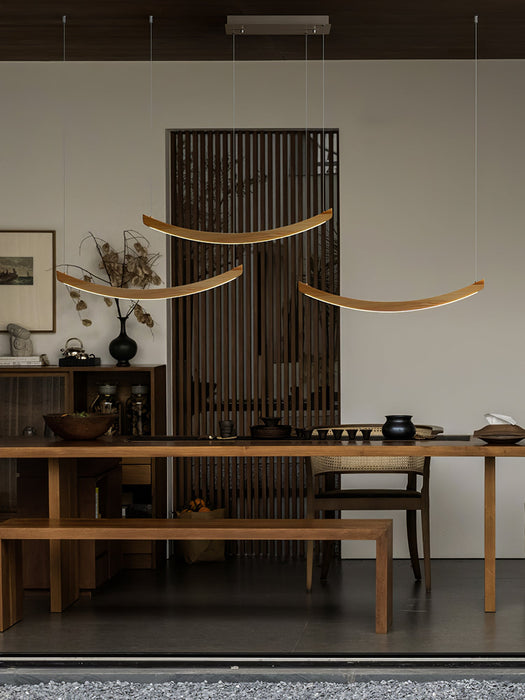 Felix Crescent Pendant Lamp - Vakkerlight