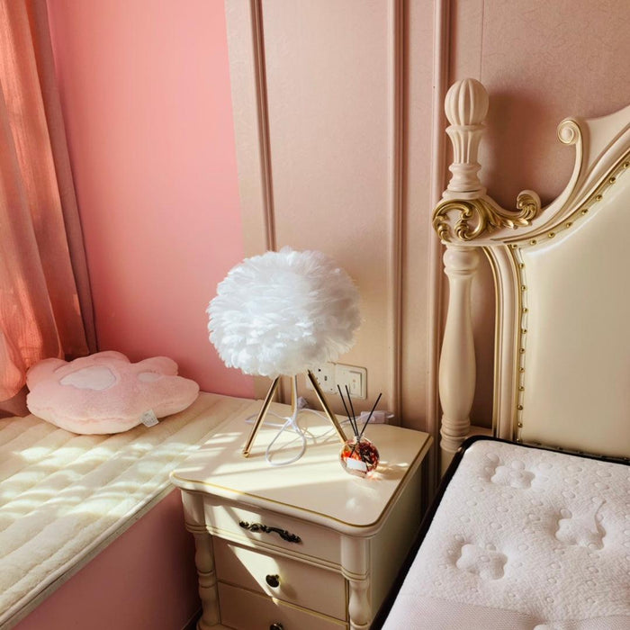 "Lampe de table en plumes d'oie - DWHOME"