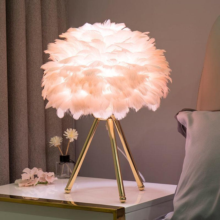 "Lampe de table en plumes d'oie - DWHOME"