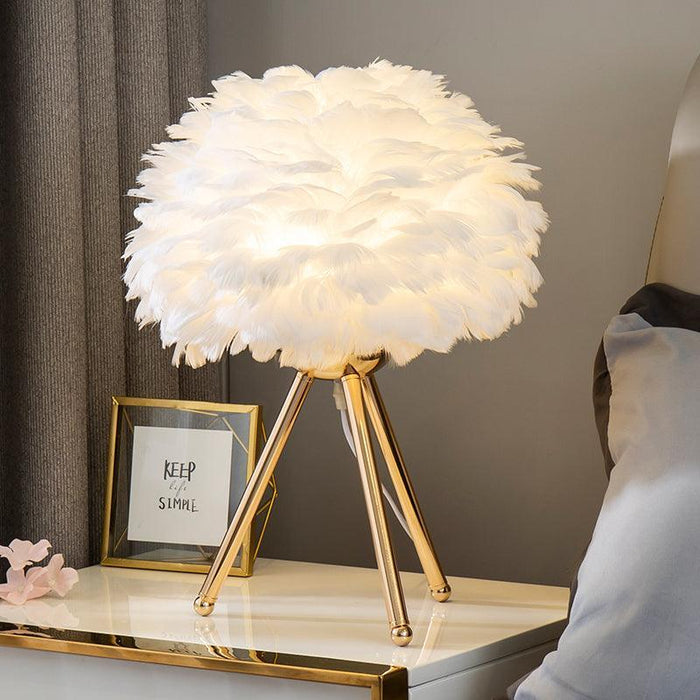 "Lampe de table en plumes d'oie - DWHOME"