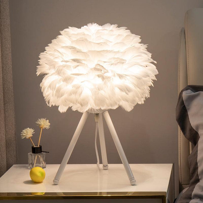 "Lampe de table en plumes d'oie - DWHOME"