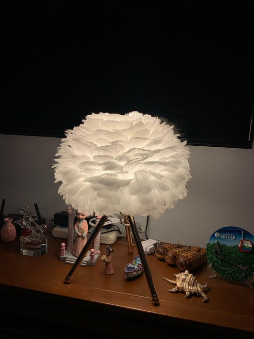 "Lampe de table en plumes d'oie - DWHOME"