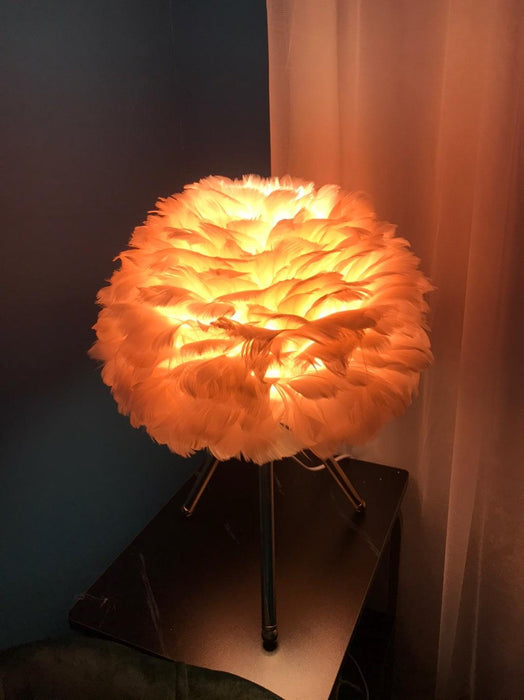 "Lampe de table en plumes d'oie - DWHOME"