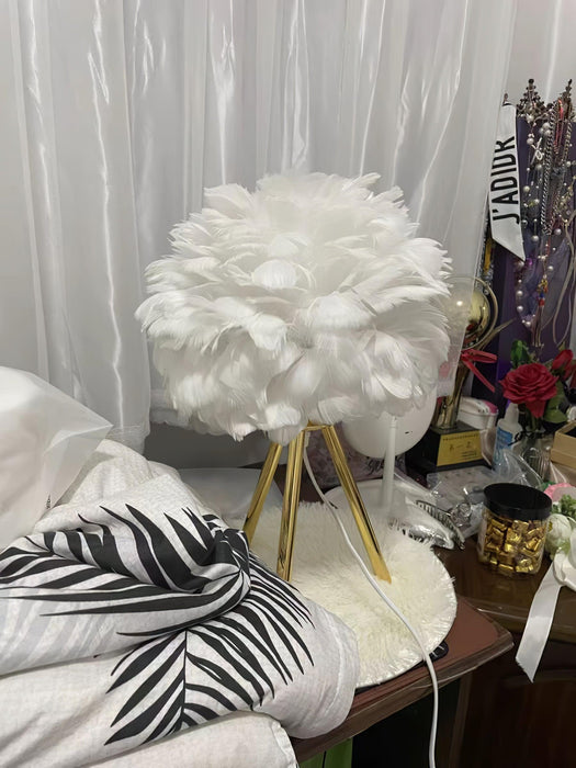 "Lampe de table en plumes d'oie - DWHOME"