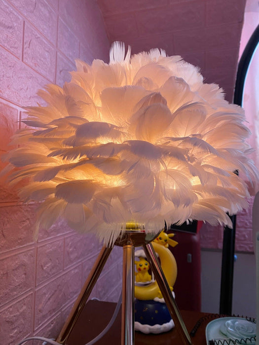 "Lampe de table en plumes d'oie - DWHOME"