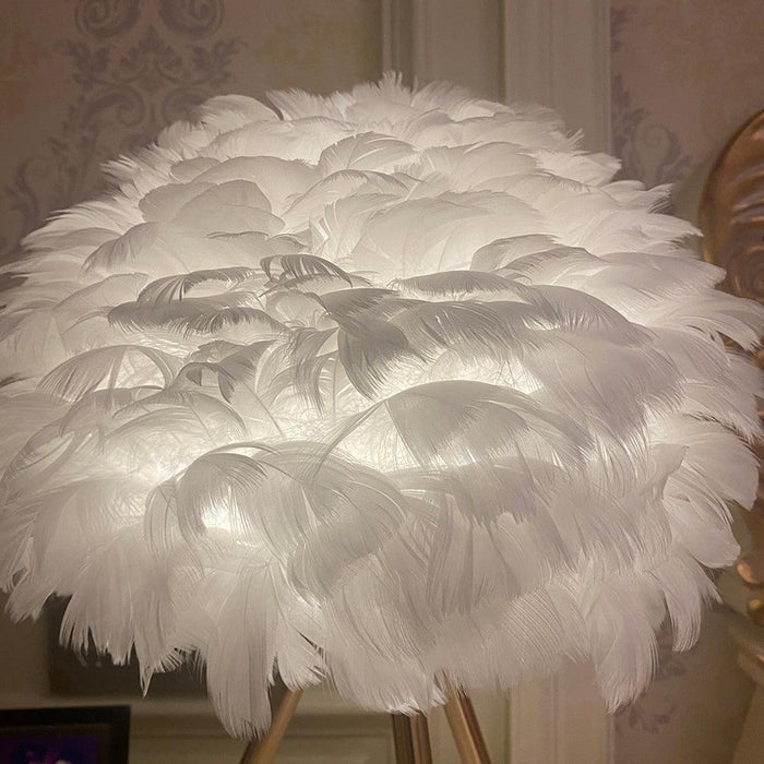 "Lampe de table en plumes d'oie - DWHOME"