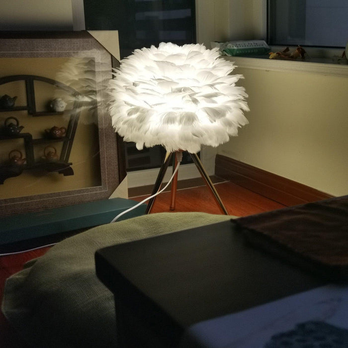 "Lampe de table en plumes d'oie - DWHOME"