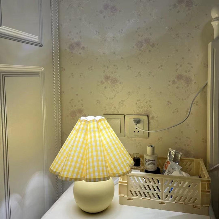 Kicsi Knife Pleat Table Lamp-DWHOME