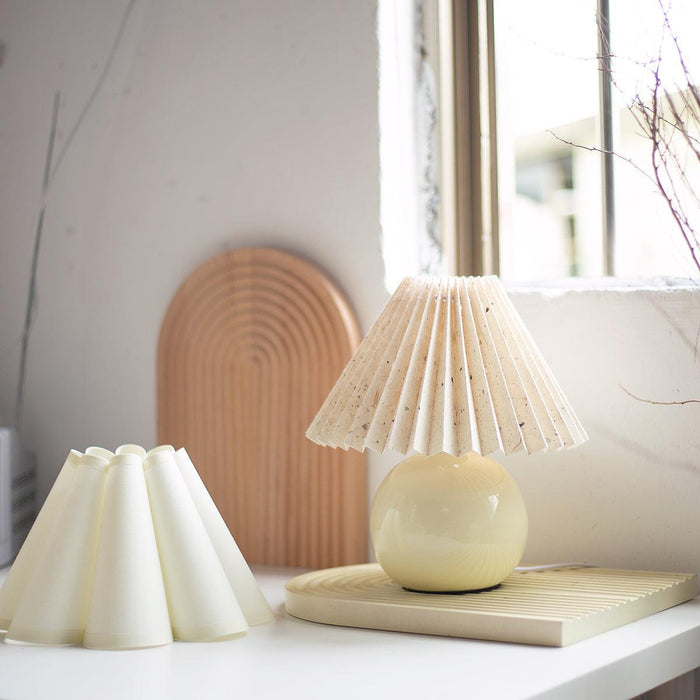 Kicsi Knife Pleat Table Lamp-DWHOME