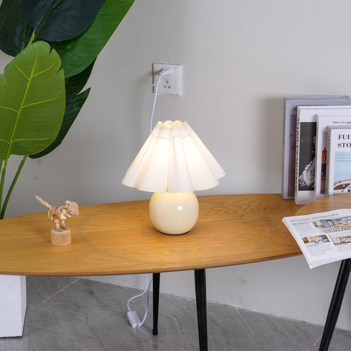 Kicsi Knife Pleat Table Lamp-DWHOME
