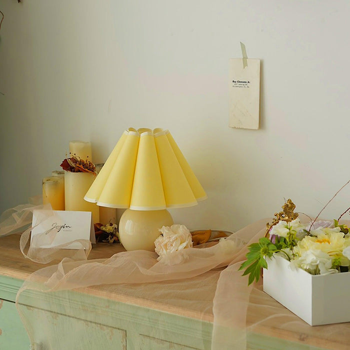 Kicsi Knife Pleat Table Lamp-DWHOME