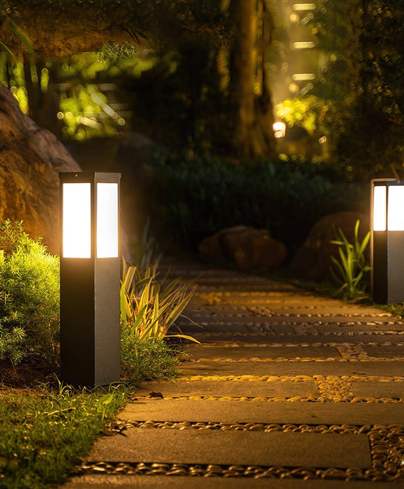 Kuzco Bollard Outdoor Light-DWHOME
