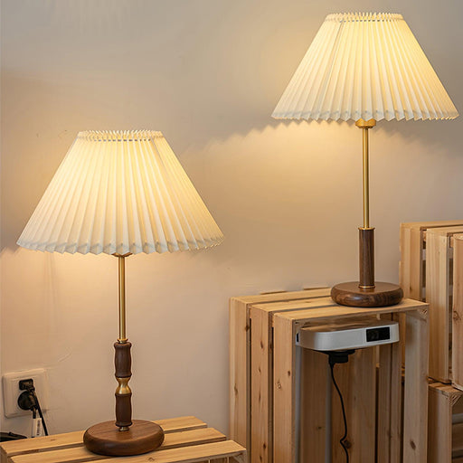 Le Klint Table Lamp - DWHOME