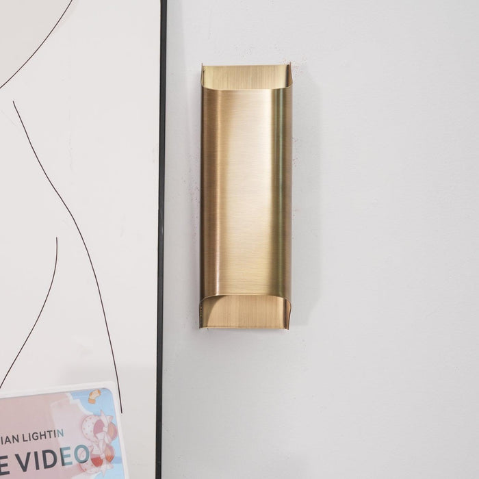 Leclerc Brass Wall Lamp-DWHOME