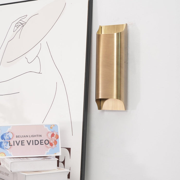 Leclerc Brass Wall Lamp-DWHOME