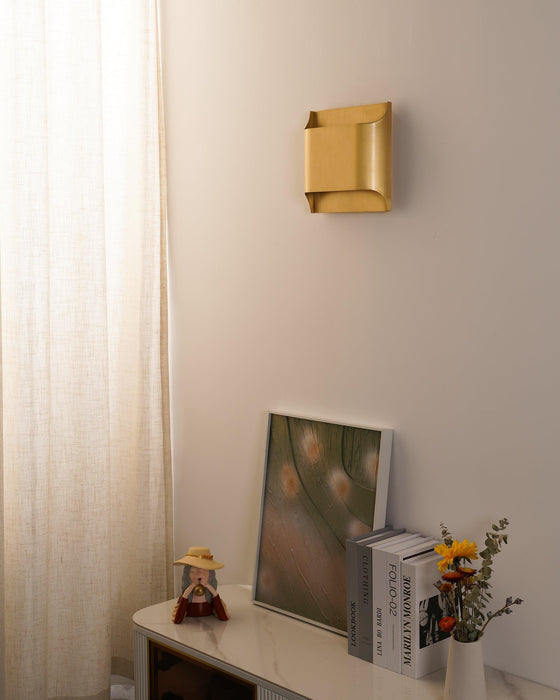 Leclerc Brass Wall Lamp-DWHOME