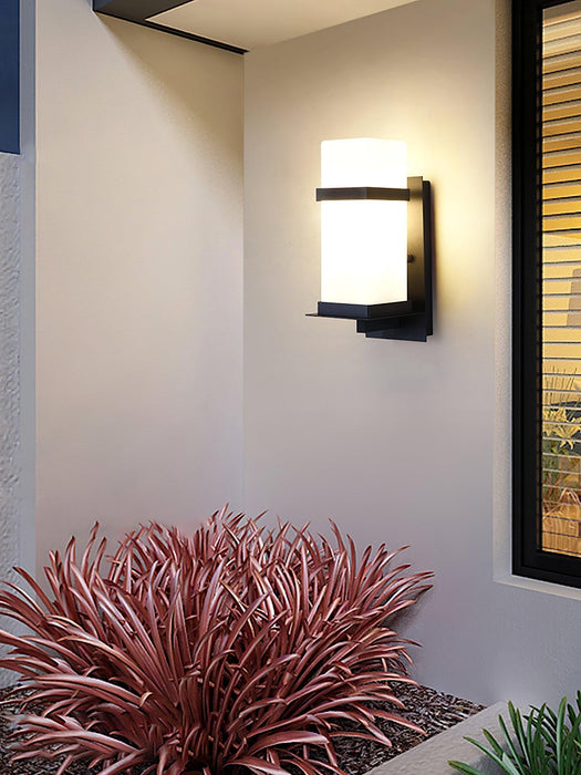 Mcdade Outdoor Wall Light - DWHOME