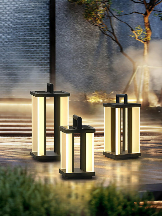 Metroluxe Outdoor Light-DWHOME