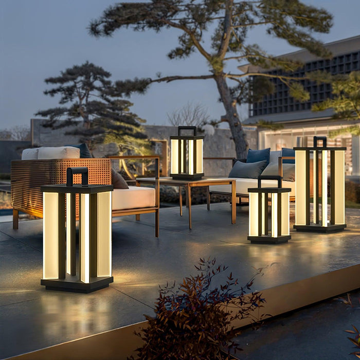 Metroluxe Outdoor Light-DWHOME