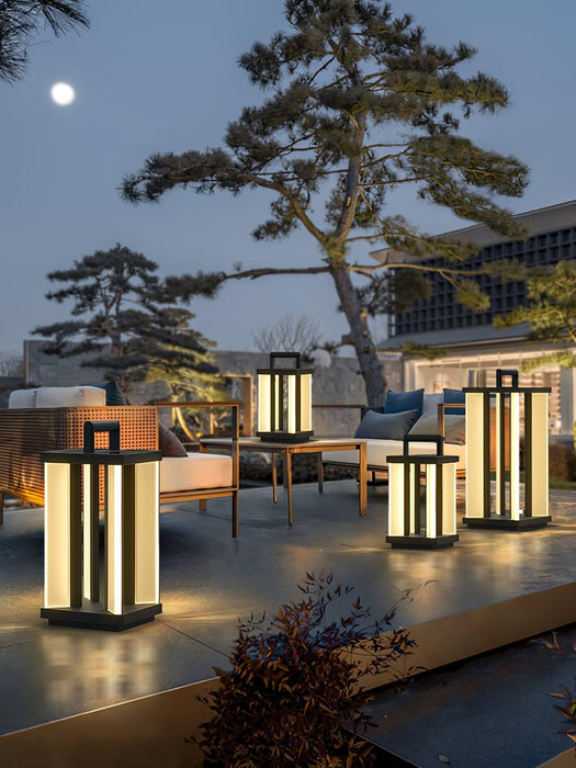 Metroluxe Outdoor Light-DWHOME