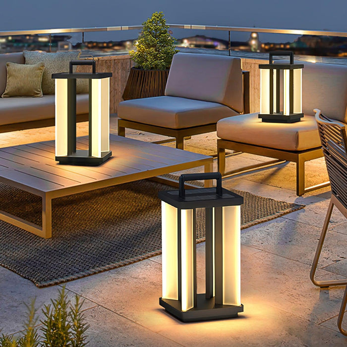 Metroluxe Outdoor Light-DWHOME