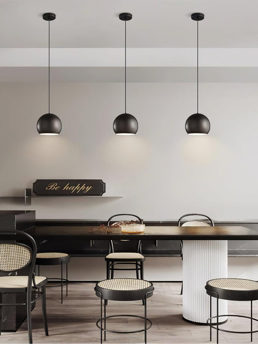 Lampe à suspension en laiton Palla - DWHOME